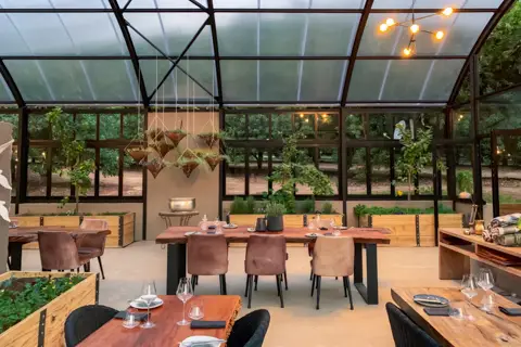 Summerfields River Café | EarthSwitch Architects